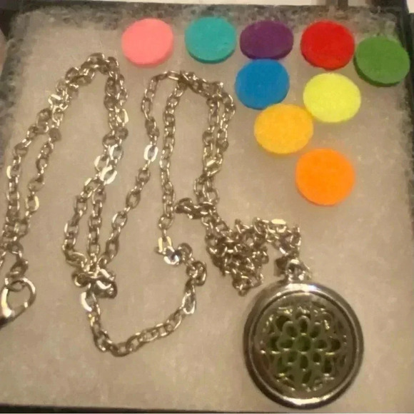 Tree of Life Perfume/Essential Oil Diffusion Stainless Steel Pendant Necklace. - Picture 7 of 12